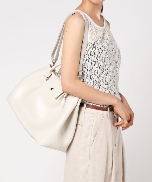STUDIOUS（ステュディオス）の「タックラインハンドバッグ（ハンドバッグ・レディース・ブラック/アイボリー・FREE）」の12枚目の写真