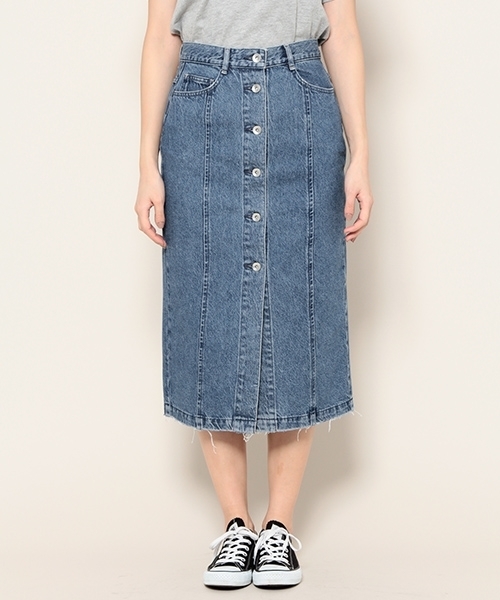 PAGEBOY(ページボーイ)の「デニム前ボタンタイトスカート(デニムスカート・レディース・ライトブルー/サックスブルー/ブラック・SMALL/MEDIUM)」の9枚目の写真
