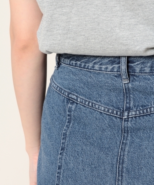 PAGEBOY(ページボーイ)の「デニム前ボタンタイトスカート(デニムスカート・レディース・ライトブルー/サックスブルー/ブラック・SMALL/MEDIUM)」の16枚目の写真