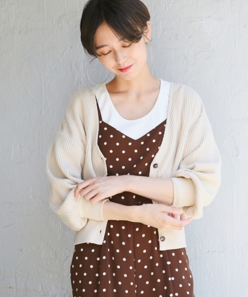 LOWRYS FARM（ローリーズファーム）の「ワッフルカーデ　806115（カーディガン/ボレロ・レディース・オフホワイト/ブラック/ベージュ/レッド・FREE）」の4枚目の写真