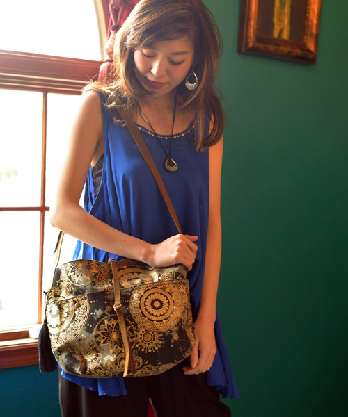 チャイハネ（チャイハネ）の「【チャイハネ】曼荼羅コスモショルダーバッグ（ショルダーバッグ・レディース・ブラック/パープル/ブルー・FREE）」の2枚目の写真