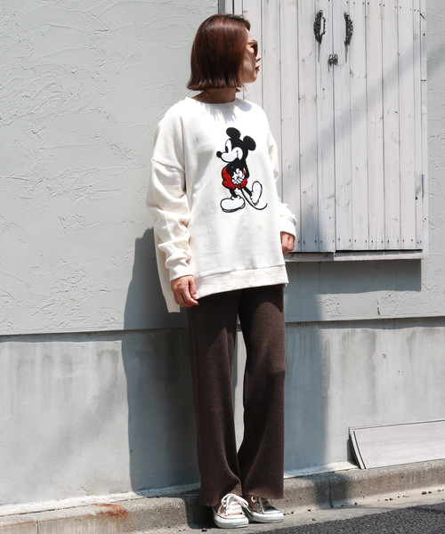 Disney(ディズニー)の「Disney(ディズニー)ミッキーサガラ刺繍トレーナー(スウェット・レディース・ベージュ/ホワイト/グレー/ブラウン/オフホワイト・MEDIUM/LARGE/M/L)」の14枚目の写真