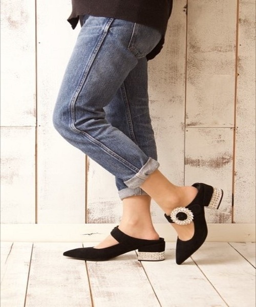 Jeffrey Campbell(ジェフリーキャンベル)の「ビジューバックル付きラインストーンヒールパンプス(パンプス・レディース・ブラック/ダークベージュ/ライトパープル・37/38/36/39/35)」の2枚目の写真