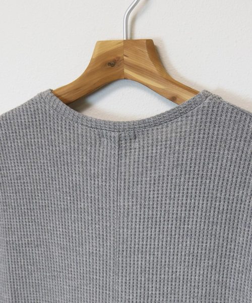 andme（アンドミー）の「ワッフルVネックTシャツワンピース（ワンピース・レディース・カーキ/グレー/ベージュ/ブラック/オフホワイト・M/L）」の14枚目の写真