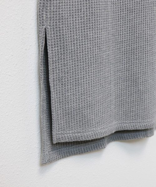 andme（アンドミー）の「ワッフルVネックTシャツワンピース（ワンピース・レディース・カーキ/グレー/ベージュ/ブラック/オフホワイト・M/L）」の11枚目の写真