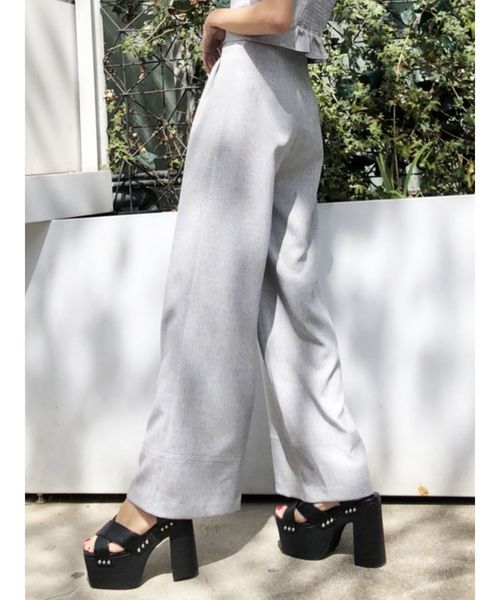 EMODA（エモダ）の「ヘムアップワイドパンツ（その他パンツ・レディース・ブラック/ベージュ/グレー・SMALL/MEDIUM）」の3枚目の写真