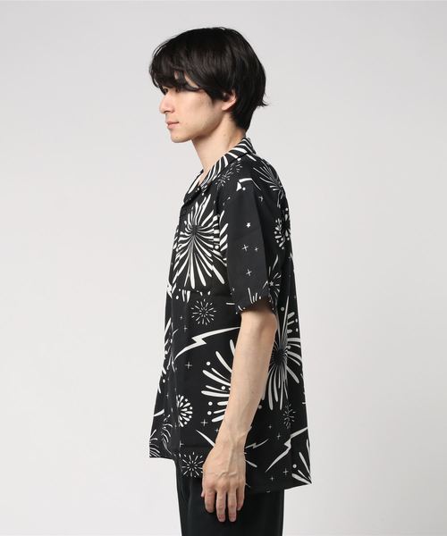８(eight)（エイト）の「総柄シャツ ファイヤー柄 シャツ 開襟シャツ（シャツ/ブラウス・メンズ・ホワイト/ブラック/マルチ・MEDIUM/LARGE/X-LARGE）」の15枚目の写真