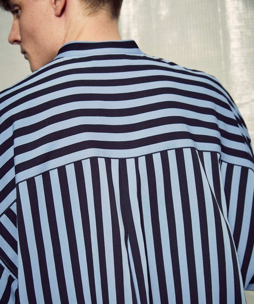 MAISON SPECIAL(メゾンスペシャル)の「《ユニセックスアイテム》【SPECIAL FACTORY コラボ】マルチファブリックプライムオーバースタンドカラーシャツ 【MAISON SPECIAL/メゾンスペシャル】(シャツ/ブラウス・メンズ・チャコールグレー/ブラック/オフホワイト/カーキ/サックスブルー/ブルー/ピンク・44/46/48)」の9枚目の写真