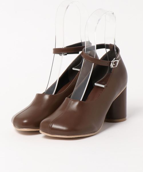 KOBE LETTUCE(コウベレタス)の「ワイドスクエアサークルヒールストラップパンプス(パンプス・レディース・ブラウン/ブラック/ホワイト・L/S/M/LL)」の8枚目の写真