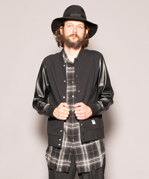 MONKEY TIME（モンキータイム）の「MT ∴ カット フェイクレザー アワード ジャケット/アウター（ブルゾン・メンズ・ブラック/ネイビー・LARGE/MEDIUM/X-LARGE/SMALL）」の3枚目の写真