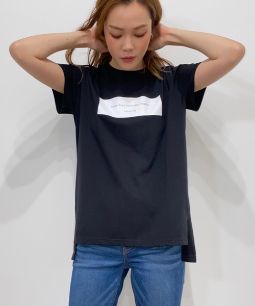 スクエアプリントシンプルロゴtee Tシャツ カットソー Herencia ヘレンチア のファッション トップス セール