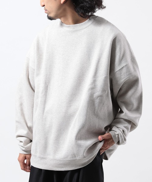 FREAK'S STORE（フリークスストア）の「WEB限定 12oz ヘビーウェイト ビッグシルエット クルーネック スウェット（スウェット・メンズ・ピンク/ホワイト/ブラック/ブラウン/イエロー/サックスブルー/グレー系その他/オリーブ/グレー/ブラック系その他/ネイビー/ラベンダー/ベージュ/ブルー系その他/テラコッタ・SMALL/MEDIUM/X-LARGE/LARGE）」の5枚目の写真