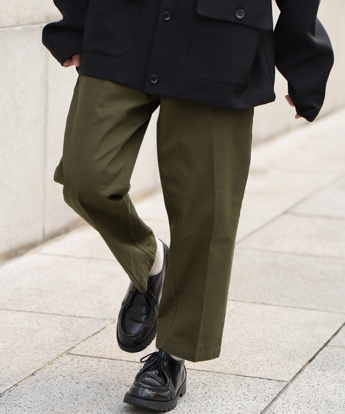 Beauty&Habit(ビューティアンドハビット)の「【Beauty&Habit】センタープレスアンクル丈テーパードチノパンツ(チノパンツ・メンズ・ブラック/ベージュ/カーキ・M/L)」の22枚目の写真