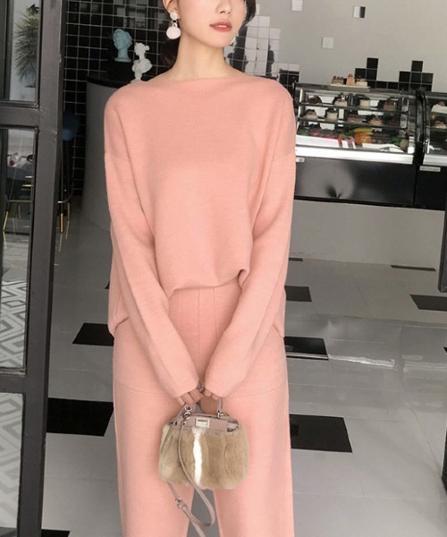 セール ボートネック バックv裾 テーパード ニットセットアップ アンサンブル A Lot Of Love ア ロット オブ ラブ のファッション通販 Zozotown