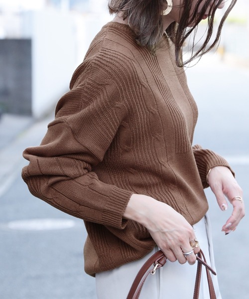 reca（レカ）の「デザインニット（ニット/セーター・レディース・カーキ/アイボリー/モカ/グレイッシュベージュ/パープル/チャコールグレー/バイオレット/グリーン/ライトベージュ・FREE）」の4枚目の写真