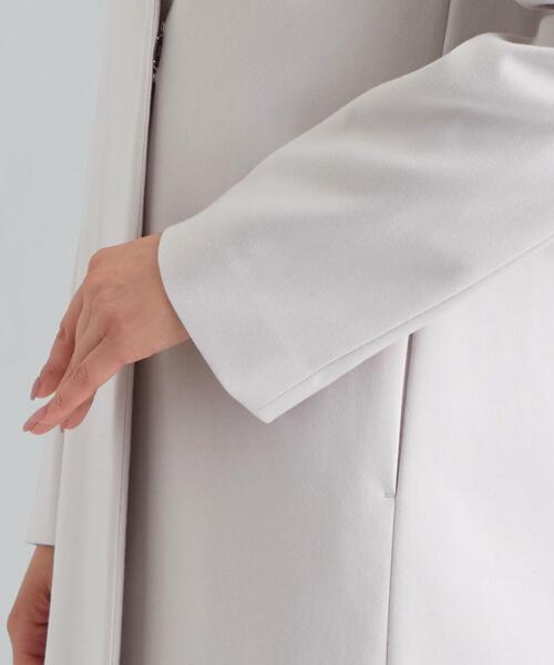 green label relaxing（グリーンレーベルリラクシング）の「CS Wクロス ノーラペル コート（ノーカラーコート・レディース・ライトグレー/ライトブルー/ネイビー・40/38/36）」の7枚目の写真