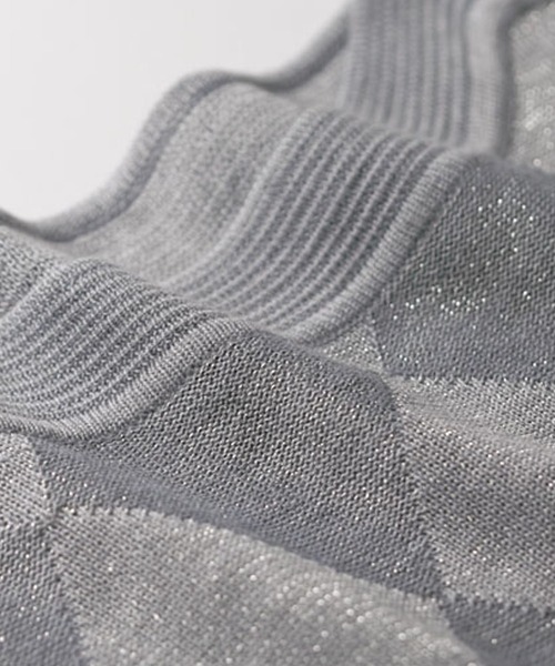 BELLUNA（ベルーナ）の「ラメ入りアーガイル柄ニットプルオーバー（ニット/セーター・レディース・ライトグレー/パープル/ネイビー/モカ/コーラル・MEDIUM/LARGE/X-LARGE）」の16枚目の写真