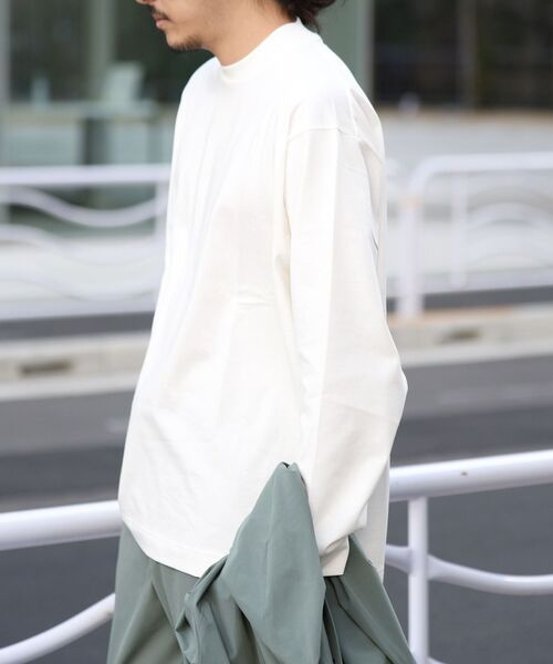 SHIPS(シップス)の「【WEB限定】SHIPS: 形態安定 防シワ加工 テレワーク ビズ リラックスフィット クルーネック Tシャツ (ロンT)(Tシャツ/カットソー・メンズ・ホワイト/チャコールグレー/ネイビー/ブルー・SMALL/MEDIUM/LARGE/X-LARGE/XX-LARGE)」の11枚目の写真