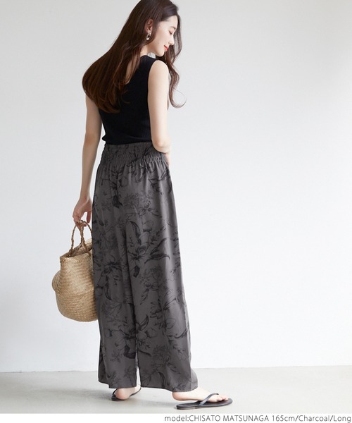 coca(coca)(コカ)の「大人フラワー柄リラックスパンツ(その他パンツ・レディース・チャコールグレー・SHORT/LONG)」の5枚目の写真