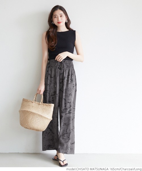 coca(coca)(コカ)の「大人フラワー柄リラックスパンツ(その他パンツ・レディース・チャコールグレー・SHORT/LONG)」の6枚目の写真