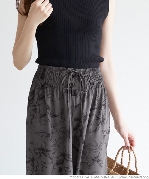 coca(coca)(コカ)の「大人フラワー柄リラックスパンツ(その他パンツ・レディース・チャコールグレー・SHORT/LONG)」の7枚目の写真