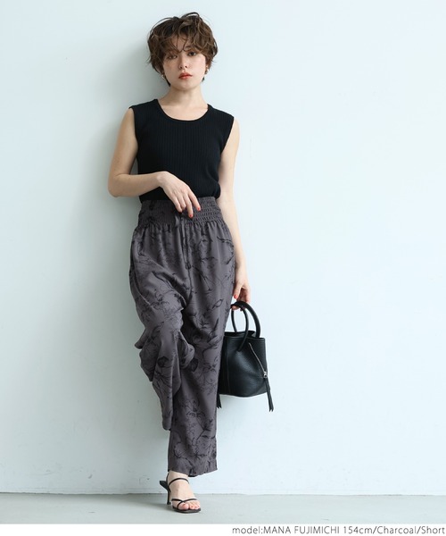 coca(coca)(コカ)の「大人フラワー柄リラックスパンツ(その他パンツ・レディース・チャコールグレー・SHORT/LONG)」の16枚目の写真