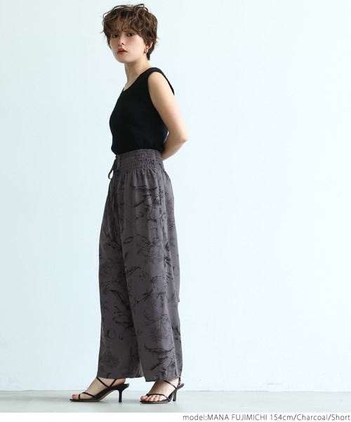 coca(coca)(コカ)の「大人フラワー柄リラックスパンツ(その他パンツ・レディース・チャコールグレー・SHORT/LONG)」の14枚目の写真