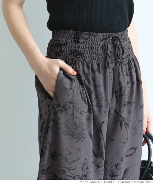 coca(coca)(コカ)の「大人フラワー柄リラックスパンツ(その他パンツ・レディース・チャコールグレー・SHORT/LONG)」の11枚目の写真