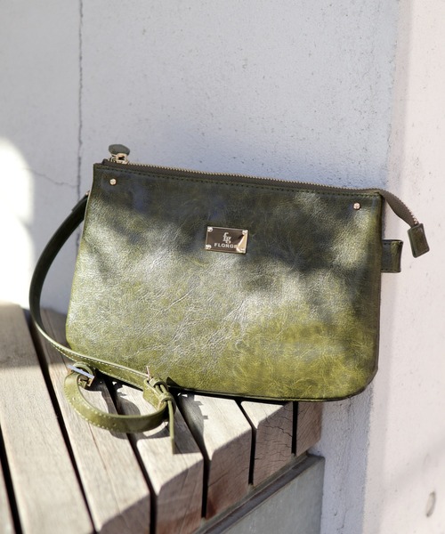 florist(フローリスト)の「【FLORGE】【3way】プレート付きぷっくりお財布ベルトフラットショルダーバッグ(ショルダーバッグ・レディース・ホワイト系その他2/グレー系その他2/その他2/レッド系その他2/ブラック系その他2/イエロー系その他2/グリーン系その他2/ブラウン系その他2/ベージュ系その他2・FREE)」の6枚目の写真