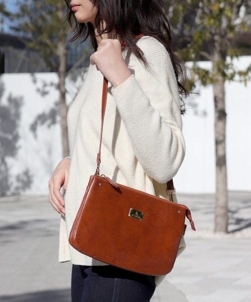 florist(フローリスト)の「【FLORGE】【3way】プレート付きぷっくりお財布ベルトフラットショルダーバッグ(ショルダーバッグ・レディース・ホワイト系その他2/グレー系その他2/その他2/レッド系その他2/ブラック系その他2/イエロー系その他2/グリーン系その他2/ブラウン系その他2/ベージュ系その他2・FREE)」の7枚目の写真