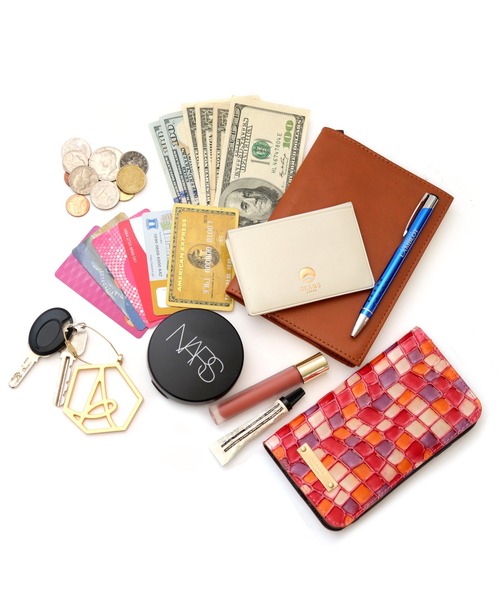 florist(フローリスト)の「【FLORGE】【3way】プレート付きぷっくりお財布ベルトフラットショルダーバッグ(ショルダーバッグ・レディース・ホワイト系その他2/グレー系その他2/その他2/レッド系その他2/ブラック系その他2/イエロー系その他2/グリーン系その他2/ブラウン系その他2/ベージュ系その他2・FREE)」の11枚目の写真