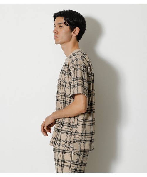 AZUL by moussy(アズールバイマウジー)の「ARCTIC FEEL C/N TEE/アークティックフィールクルーネックTシャツ(Tシャツ/カットソー・メンズ・ベージュ系その他/ホワイト/ブラック・LARGE/MEDIUM)」の15枚目の写真