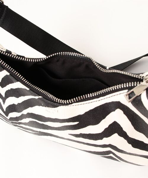 Me%（ミィパーセント）の「ポーチツキハンドルショルダーバッグ（ショルダーバッグ・レディース・ホワイト/アイボリー/ブラック・FREE）」の6枚目の写真