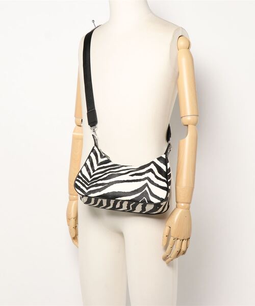 Me%（ミィパーセント）の「ポーチツキハンドルショルダーバッグ（ショルダーバッグ・レディース・ホワイト/アイボリー/ブラック・FREE）」の5枚目の写真