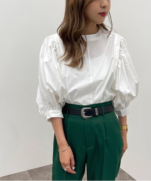 apres jour mignon(アプレジュールミニョン)の「袖タックボリュームシャツ 【ZOZOTOWN限定アイテム】(シャツ/ブラウス・レディース・ダークグリーン/オフホワイト/ブラック・X-LARGE/フリー)」の6枚目の写真