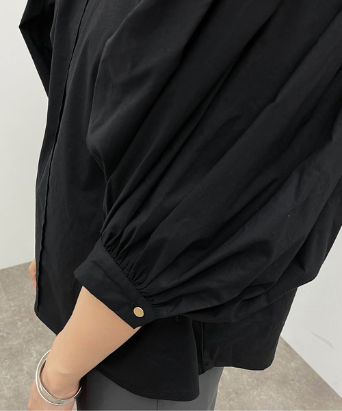 apres jour mignon(アプレジュールミニョン)の「袖タックボリュームシャツ 【ZOZOTOWN限定アイテム】(シャツ/ブラウス・レディース・ダークグリーン/オフホワイト/ブラック・X-LARGE/フリー)」の8枚目の写真