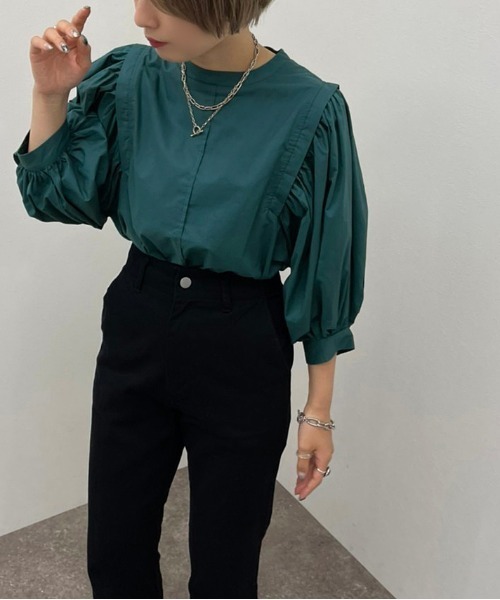 apres jour mignon(アプレジュールミニョン)の「袖タックボリュームシャツ 【ZOZOTOWN限定アイテム】(シャツ/ブラウス・レディース・ダークグリーン/オフホワイト/ブラック・X-LARGE/フリー)」の22枚目の写真