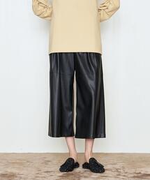 AEWEN MATOPH | ＜AEWEN MATOPH（イウエン マトフ）＞フェイクレザー タック ワイドパンツ(その他パンツ)