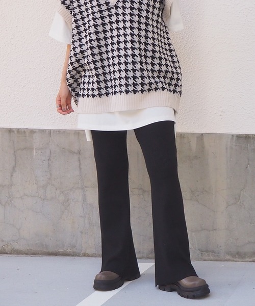 tiptop(ティップトップ)の「リブフレアパンツ(その他パンツ・レディース・ブラック/ベージュ/グリーン/ブラック系その他/ベージュ系その他/グリーン系その他・FREE)」の10枚目の写真