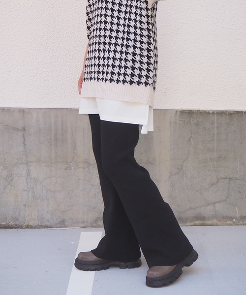 tiptop(ティップトップ)の「リブフレアパンツ(その他パンツ・レディース・ブラック/ベージュ/グリーン/ブラック系その他/ベージュ系その他/グリーン系その他・FREE)」の12枚目の写真