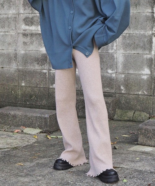 tiptop(ティップトップ)の「リブフレアパンツ(その他パンツ・レディース・ブラック/ベージュ/グリーン/ブラック系その他/ベージュ系その他/グリーン系その他・FREE)」の14枚目の写真