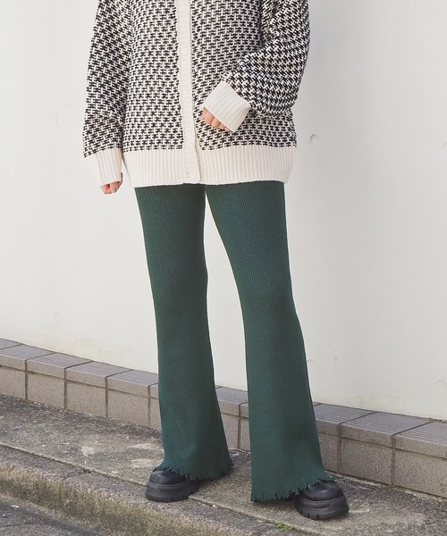 tiptop(ティップトップ)の「リブフレアパンツ(その他パンツ・レディース・ブラック/ベージュ/グリーン/ブラック系その他/ベージュ系その他/グリーン系その他・FREE)」の21枚目の写真