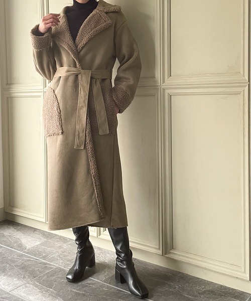 JUNOAH（ジュノア）の「ムートンボアロングコート（ムートンコート・レディース・ブラック/アイボリー/グレイッシュベージュ・MEDIUM/LARGE/X-LARGE）」の11枚目の写真