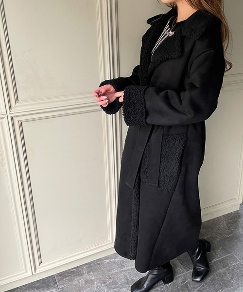 JUNOAH（ジュノア）の「ムートンボアロングコート（ムートンコート・レディース・ブラック/アイボリー/グレイッシュベージュ・MEDIUM/LARGE/X-LARGE）」の6枚目の写真