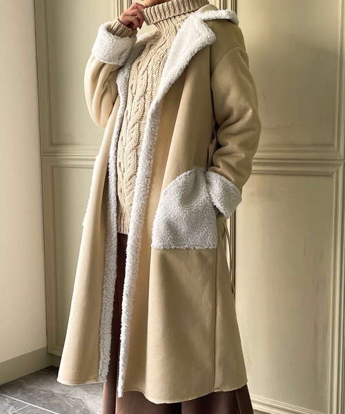 JUNOAH（ジュノア）の「ムートンボアロングコート（ムートンコート・レディース・ブラック/アイボリー/グレイッシュベージュ・MEDIUM/LARGE/X-LARGE）」の12枚目の写真