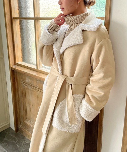 JUNOAH（ジュノア）の「ムートンボアロングコート（ムートンコート・レディース・ブラック/アイボリー/グレイッシュベージュ・MEDIUM/LARGE/X-LARGE）」の5枚目の写真