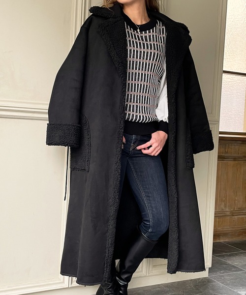 JUNOAH（ジュノア）の「ムートンボアロングコート（ムートンコート・レディース・ブラック/アイボリー/グレイッシュベージュ・MEDIUM/LARGE/X-LARGE）」の22枚目の写真