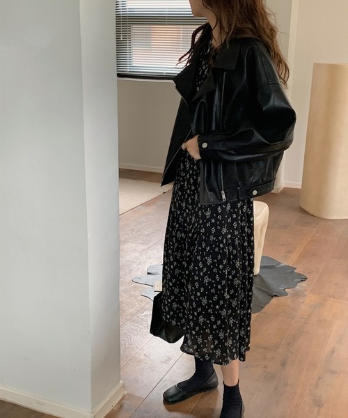 aimoha（アイモハ）の「フェイクレザージャケット（ライダースジャケット・レディース・ブラック/ベージュ・FREE）」の17枚目の写真