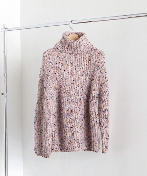 EFOLE(エフォル)の「カラーネップ タートル プルオーバー ニット(ニット/セーター・レディース・オフホワイト/ピンク・FREE)」の2枚目の写真