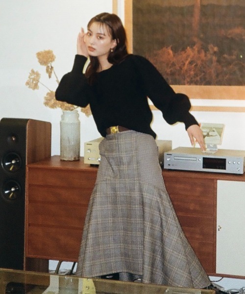 REDYAZEL（レディアゼル）の「あぜ編みバッククロスプルオーバー（ニット/セーター・レディース・ブラック/オフホワイト/ブルー・FREE）」の20枚目の写真